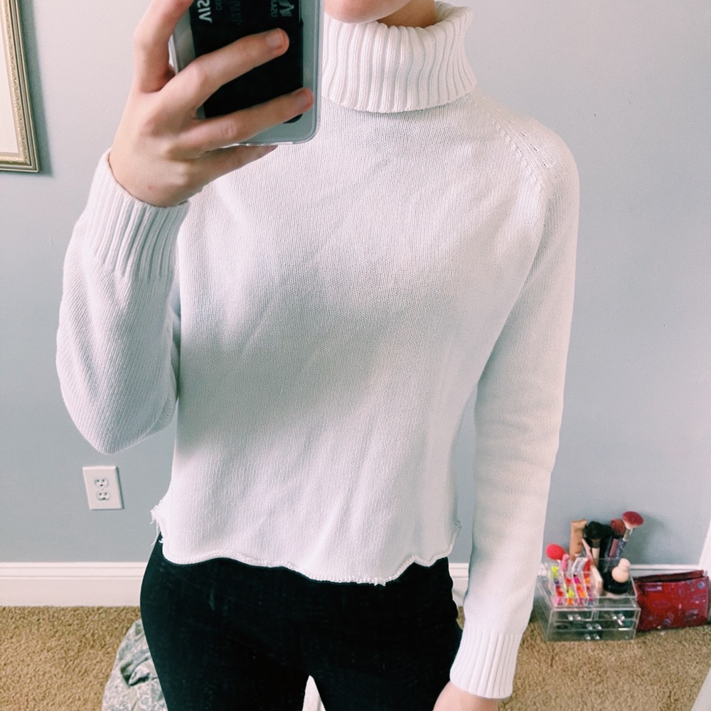 Cropped Turtleneck